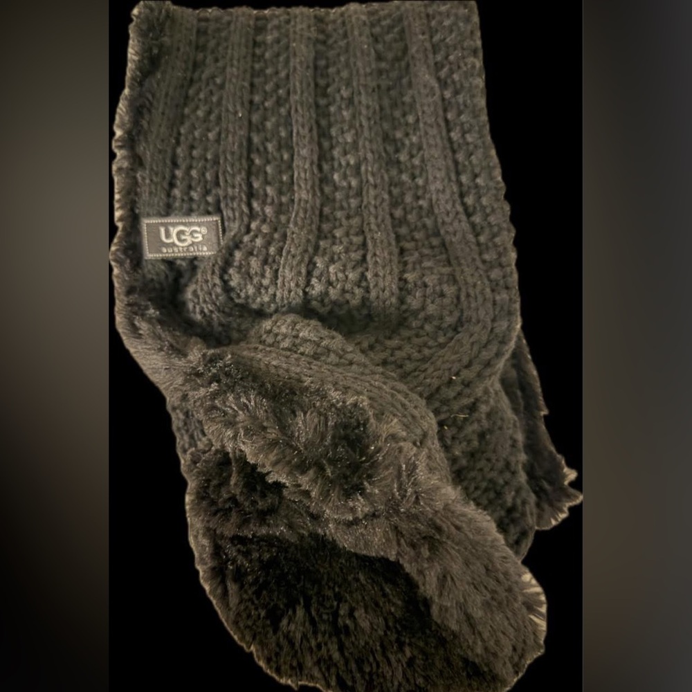 UGG Charcoal Knit with Plush Lining loop scarf